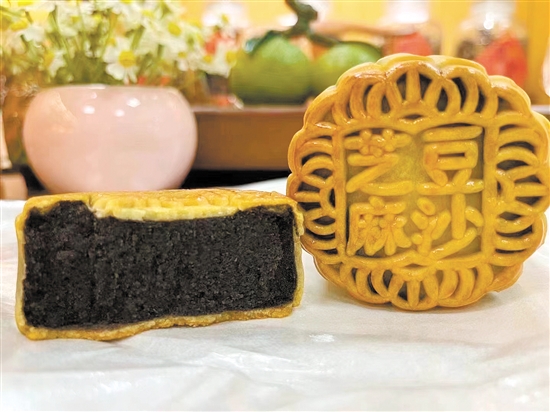 一個月餅的熱量相當(dāng)于兩碗米飯。