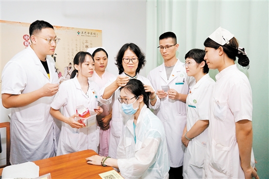 “簡便驗廉”的中醫(yī)藥服務(wù)，受到百姓歡迎。