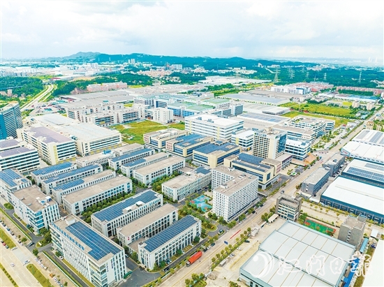 蓬江區(qū)加快推動(dòng)“3+2”產(chǎn)業(yè)集群發(fā)展。圖為蓬江產(chǎn)業(yè)園。劉淑君
