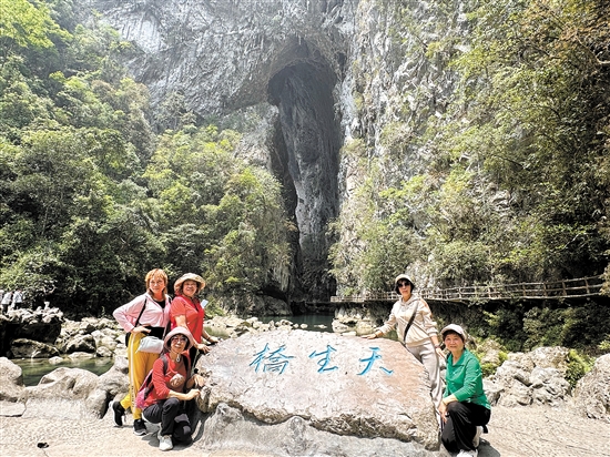 老年人旅游市場(chǎng)潛力巨大。