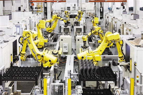 臺山市工業(yè)新城園區(qū)聚焦汽車零部件、金屬新材料、先進裝備和智能制造等產(chǎn)業(yè)，形成了年產(chǎn)值150億元的汽車零部件、年產(chǎn)值300億元的金屬新材料兩大產(chǎn)業(yè)。