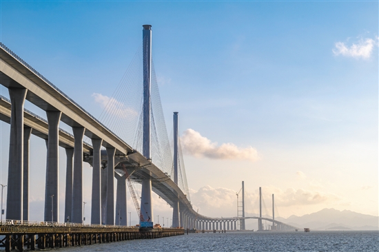 與海天完美融合的黃茅海跨海通道。