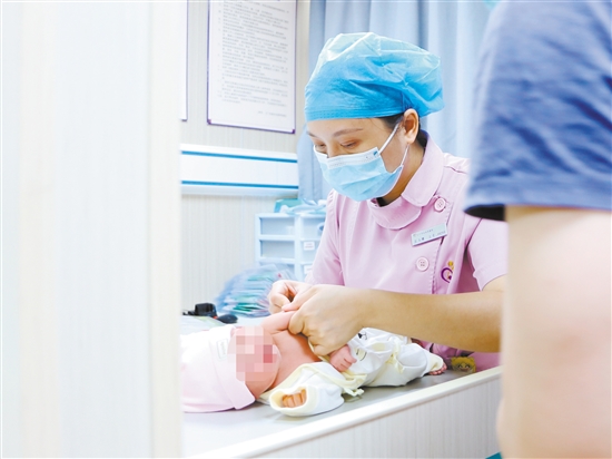 接種疫苗是有效提高免疫力的方法之一。