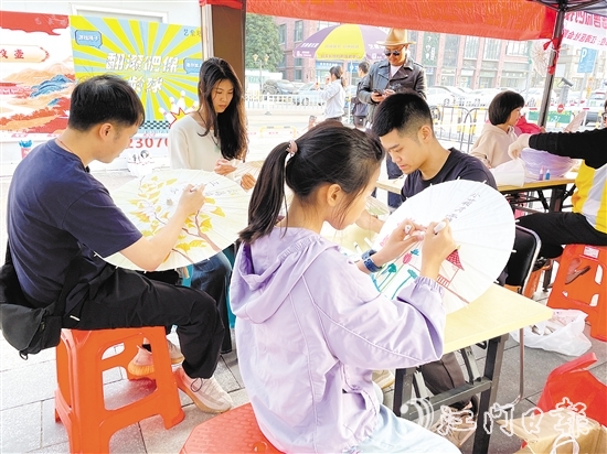 中福社區(qū)創(chuàng)新打造的“親鄰之家”環(huán)境優(yōu)美、設(shè)施齊備。