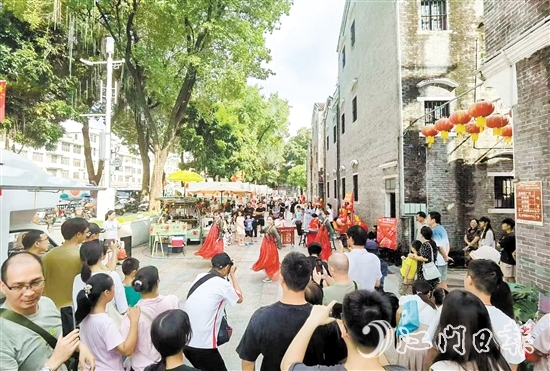 每到節(jié)假日，啟明里一帶總是人氣十足。