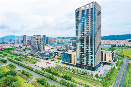 江海區(qū)在市“科技杯”創(chuàng)新創(chuàng)業(yè)大賽上，連續(xù)三年摘得唯一最高獎(jiǎng)項(xiàng)。