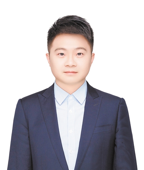 江門(mén)市青年企業(yè)家聯(lián)合會(huì)常務(wù)副會(huì)長(zhǎng)、江門(mén)市長(zhǎng)河化工實(shí)業(yè)集團(tuán)有限公司總經(jīng)理趙立衡