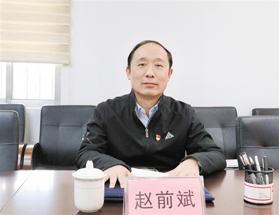 市統(tǒng)計(jì)局黨組成員、二級調(diào)研員趙前斌