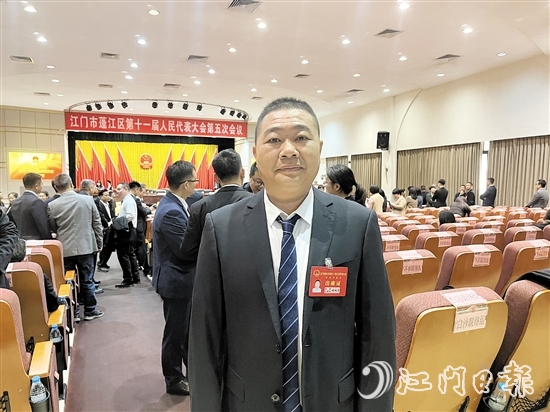 蓬江區(qū)人大代表、環(huán)市街道群星經(jīng)聯(lián)社黨支部書記、經(jīng)聯(lián)社社長(zhǎng)謝枝華