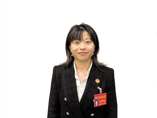 開平市政協(xié)委員、澳門開平青年會副會長伍雅芬