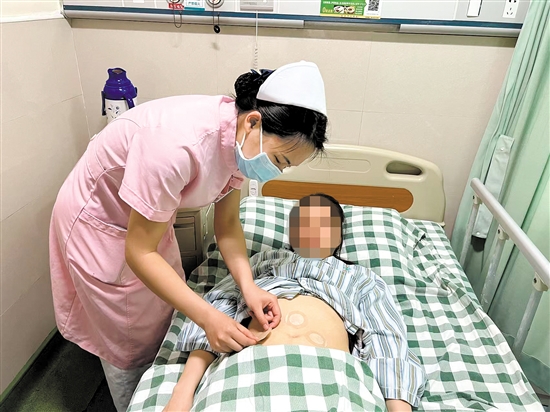 中醫(yī)特色療法治療脾虛患者。