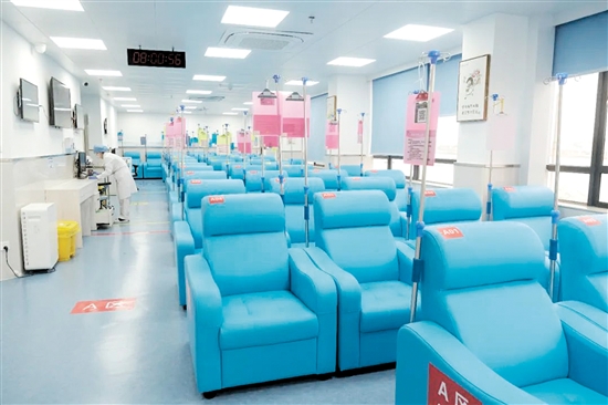 升級改造后的江門市中心醫(yī)院日間化療中心煥然一新。