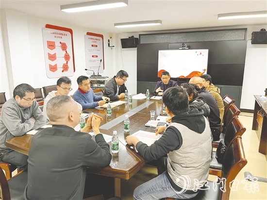 斗山鎮(zhèn)迅速組織司法所、農辦、規(guī)劃辦、國土所、派出所、綜合行政執(zhí)法部門等召開分析研判會議。