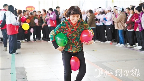 漁工姐妹熱情高漲，全身心投入到比賽中。