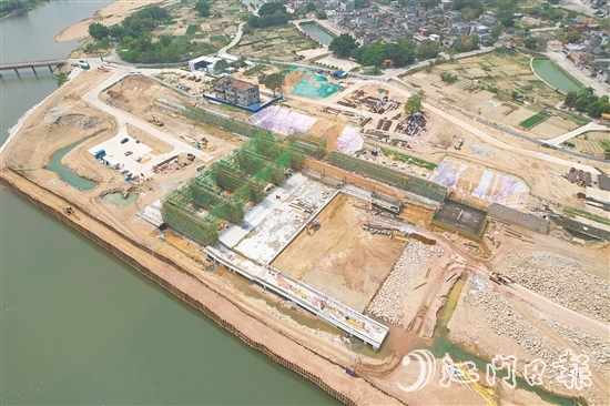 東成水閘重建工程施工現(xiàn)場。