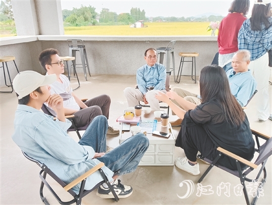 經(jīng)過修葺的謝永寬故居不僅在庭院設(shè)計(jì)上融入紅色文創(chuàng)元素，還在周邊創(chuàng)新引入稻田咖啡館業(yè)態(tài)。