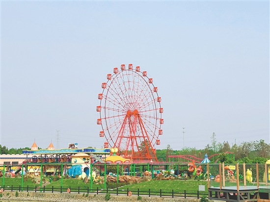 “五一”假期，江門長廊生態(tài)園是市民的好去處。