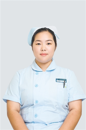 門(mén)診部護(hù)士長(zhǎng)林小麗
