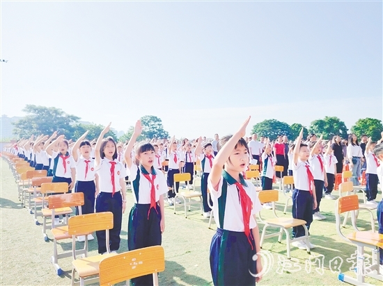 開平開展“國(guó)歌高聲唱”行動(dòng)，培育學(xué)生家國(guó)情懷。