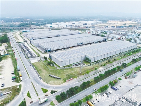 鶴山全力打造珠西國際物流中心，推動現(xiàn)代物流產(chǎn)業(yè)聚集。