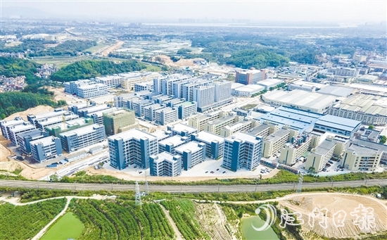 日前，古勞萬洋眾創(chuàng)城三期項目舉行“拿地即動工”啟動儀式。圖為古勞萬洋眾創(chuàng)城二期建成項目。