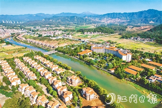 大田鎮(zhèn)東南村坐擁兩大溫泉景區(qū)，環(huán)境優(yōu)美，區(qū)位優(yōu)勢顯著。