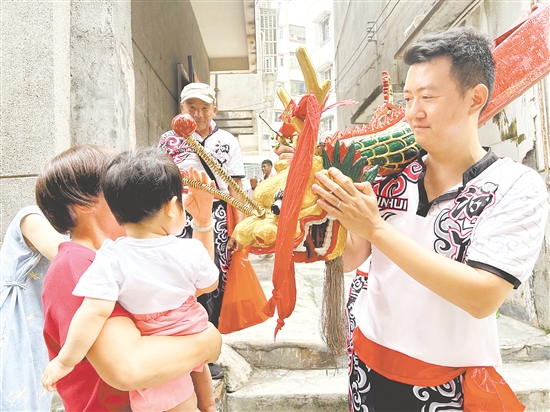 泗丫村將“扒旱龍”的習(xí)俗保留下來。