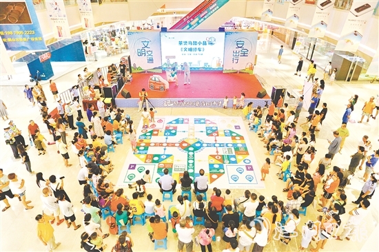 鶴山市有序開展、深化推進全國文明城市創(chuàng)建十大專項整治及十大文明提升行動，全面提升城市精細化管理水平。