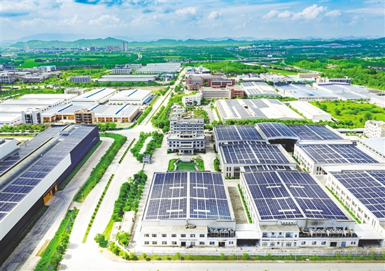 水步鎮(zhèn)堅(jiān)持走工業(yè)強(qiáng)鎮(zhèn)之路，聚力打造鏈?zhǔn)郊海苿?dòng)鎮(zhèn)域經(jīng)濟(jì)高質(zhì)量發(fā)展。