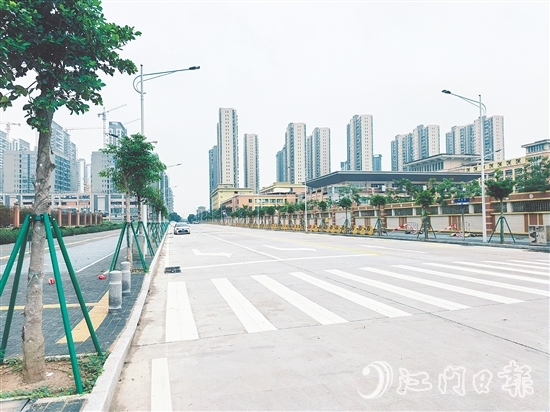 人大代表提出關(guān)于解決源清路道路問題的建議得到相關(guān)部門重視，在人大力量的推動(dòng)下，源清路終于通車。