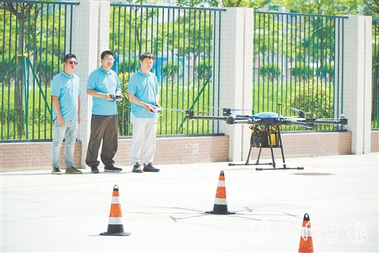 恩平市無(wú)人機(jī)培訓(xùn)課現(xiàn)場(chǎng)。