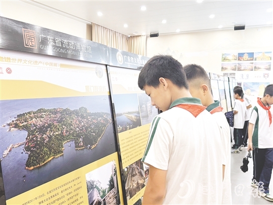 本次展覽系統(tǒng)展示中國擁有的包括“開平碉樓與村落”在內(nèi)的59項(xiàng)世界文化遺產(chǎn)、自然遺產(chǎn)及文化與自然雙重遺產(chǎn)。