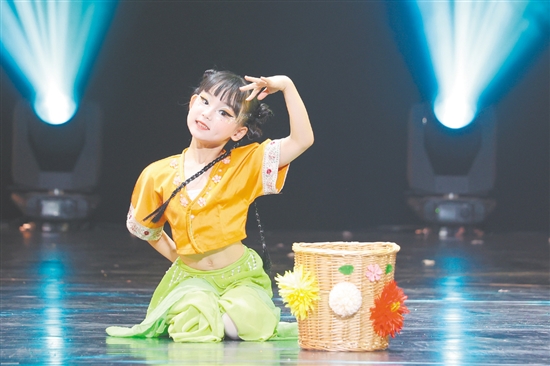 融合劇情的舞蹈表演更有感染力。