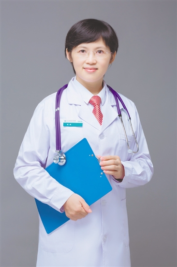 崔威：江門市五邑中醫(yī)院治未病科主任，主任中醫(yī)師。