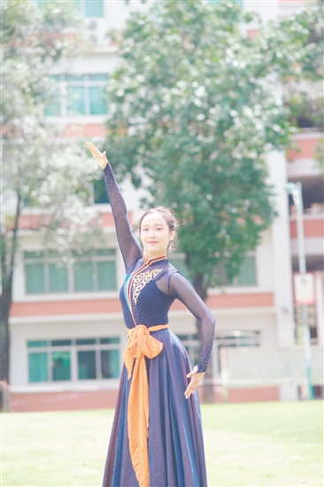 盧穎芝減重前后對比。