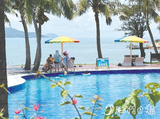 這個(gè)夏天，臺山以愈發(fā)鮮明的濱海旅游符號，吸引八方來客奔赴山海之約。