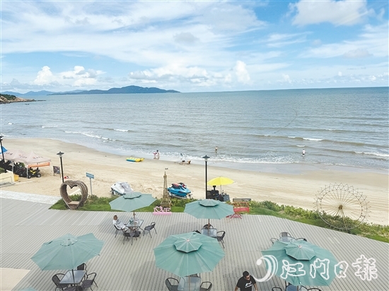 臺山以川島鎮(zhèn)、北陡鎮(zhèn)等優(yōu)質(zhì)海灘為基底，打造多元立體旅游矩陣，讓濱海旅游從“一日游”向“深度游”轉(zhuǎn)變。