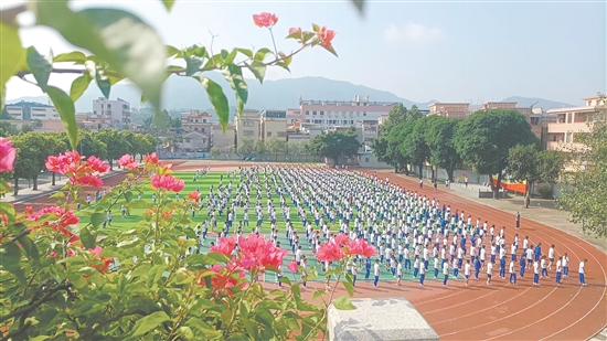 大課間活動現(xiàn)場。