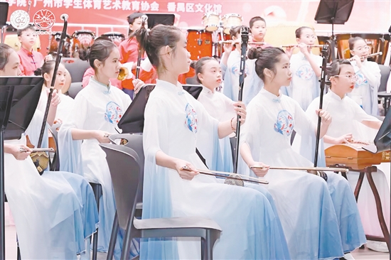 臺山市新寧小學(xué)民樂團(tuán)在各級比賽中屢獲佳績。