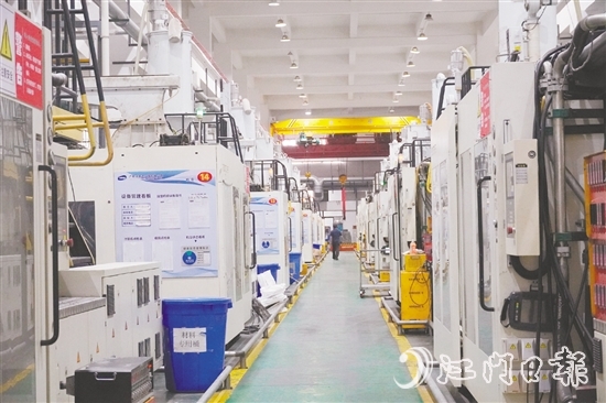 鴻美達(dá)科技進(jìn)行自動(dòng)化升級(jí)，實(shí)現(xiàn)從“制造”向“智造”躍升。