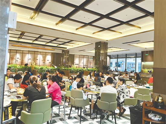 濱江新區(qū)的金宴樓臻品人氣旺。