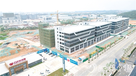 萬(wàn)洋眾創(chuàng)城施工現(xiàn)場(chǎng)。