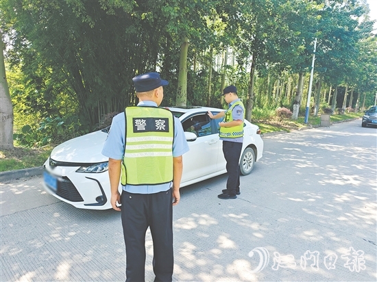 恩平公安保持對(duì)各類交通違法行為的高壓態(tài)勢(shì)。