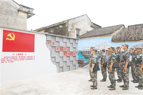 開平組織民兵隊伍到紅色基地參觀見學，賡續(xù)紅色基因。