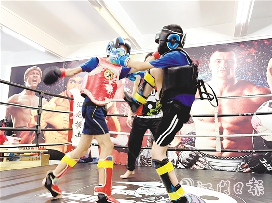 運動員敢打敢拼，展現(xiàn)出良好的競技狀態(tài)和精神風(fēng)貌。