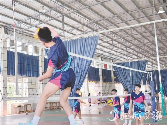 排球運(yùn)動(dòng)學(xué)校不斷為各級(jí)球隊(duì)輸送“新鮮血液”。
