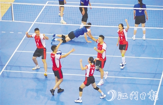 球員慶祝勝利時刻。