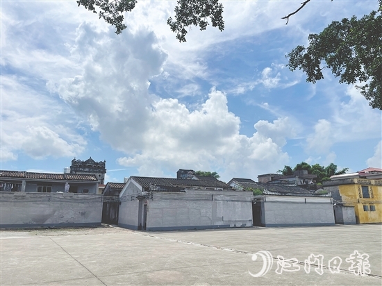 原來(lái)的衛(wèi)生死角如今成為村民運(yùn)動(dòng)娛樂(lè)的好地方。