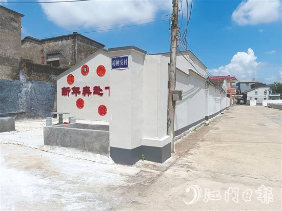 原本破敗不堪的連片外墻如今煥然一新。