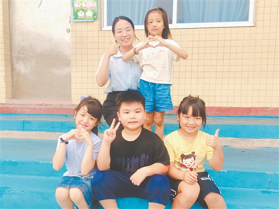 開學(xué)第一周，魏雨明便和學(xué)生打成一片。